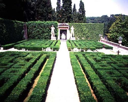 View of the walkway leading to the entrance to the park, designed for Cardinal Giuliano de'Medici (1 von 