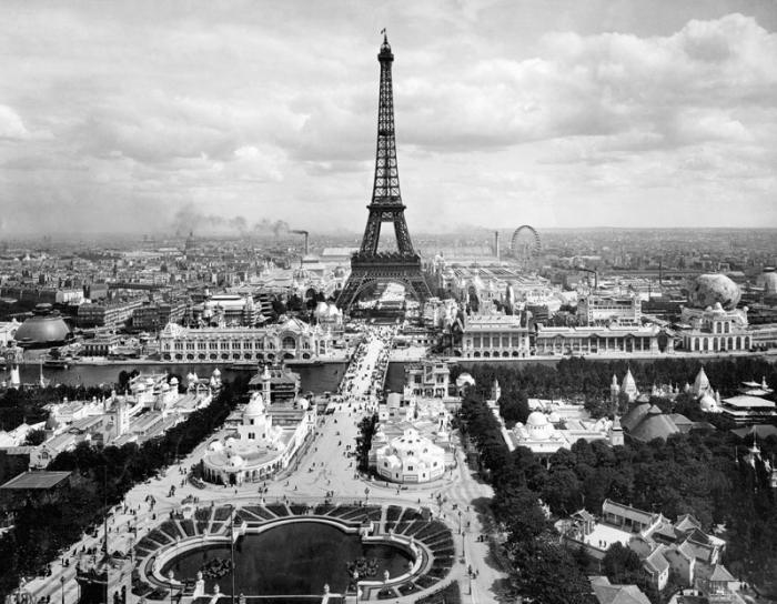World fair in Paris in 1900 : Champs de Mars with Eiffel Tower von 