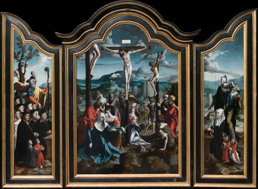 Triptychon mit der Kreuzigung Christi, Heiligen und Stifterfamilie von Nordniederländischer Meister um 1530