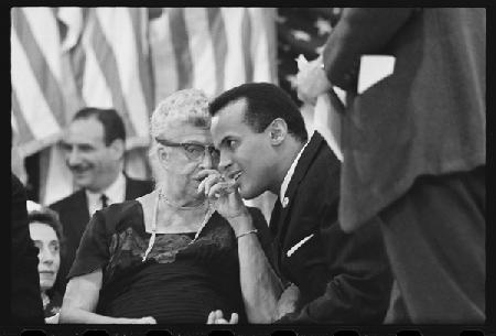 Eleanor Roosevelt with Harry Belafonte at an election rally 1960
