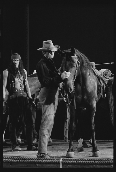 Gregory Peck with horse on the set of Mackennas Gold von Orlando Suero