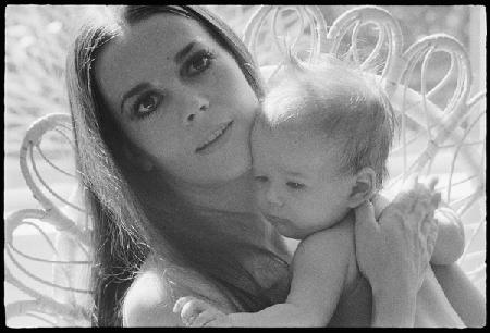 Natalie Wood with daughter 1970