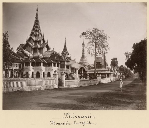 Wayzayanda monastery and pagodas at Moulmein, Burma, c.1890 (albumen print) (b/w photo)  von Philip Adolphe Klier