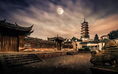 Ganzhou Konfuzius-Tempel《月满慈云》