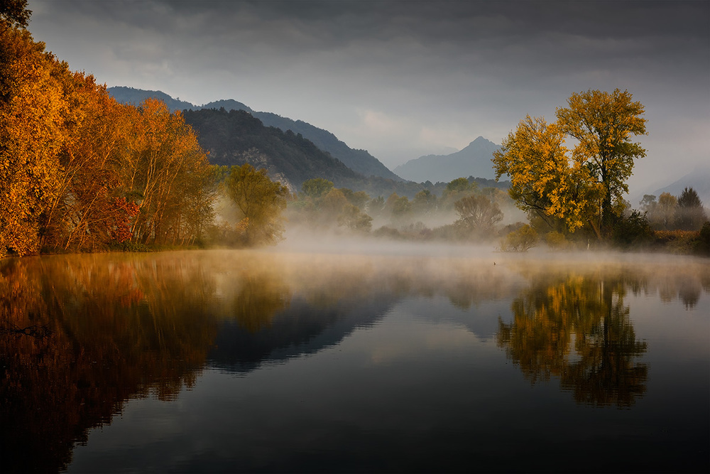 Herbst am Fluss Adda von Roberto Marini