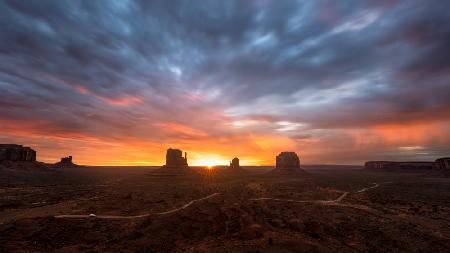 Dawn&#39;s Majesty im Monument Valley