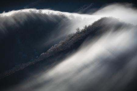 Wasserfallwolken und Raureif