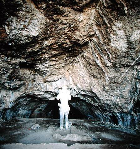 Statue of Shapur I (AD 241-70) carved from a stalagmite (photo) von Sasanian