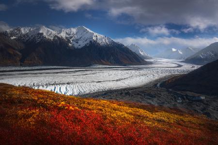 Ein Alaska-Gletscher im Herbst
