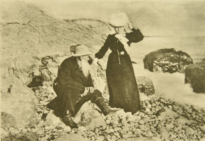 Lew Tolstoi und Sofia Andrejewna am Schwarzen Meer auf der Krim von Sophia Andreevna Tolstaya