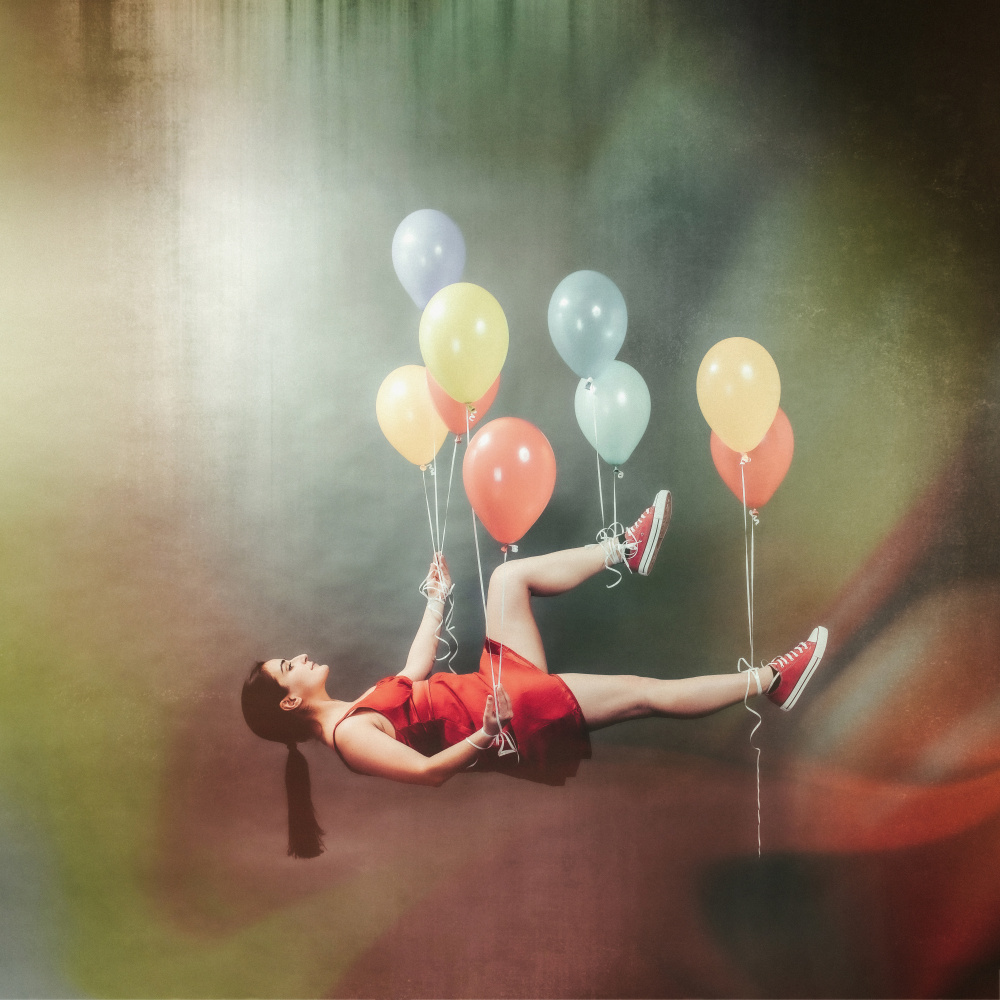 Anna-Valeria mit Luftballons von Stefan Kamenov