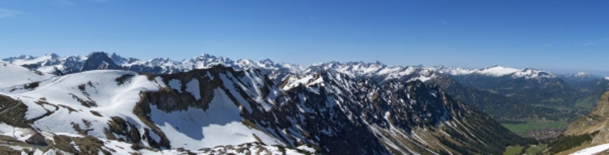 Der Alpenblick mit Oberstdorf von Sven Andreas
