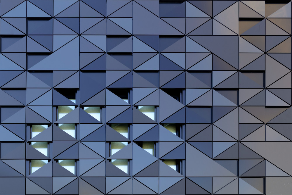 Dreiecke und Schatten von Theo Luycx