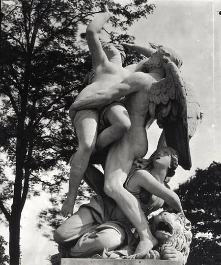 Saturn Abducting Cybele, allegory of Earth, photographied in the Jardin des Tuileries, Paris von Thomas Regnaudin