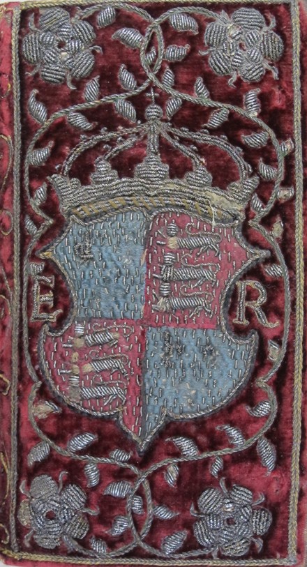 Gestickte Samt-Buchbindung von John Udalls Predigten mit dem Wappen der Elizabeth I. von Unbekannter Meister