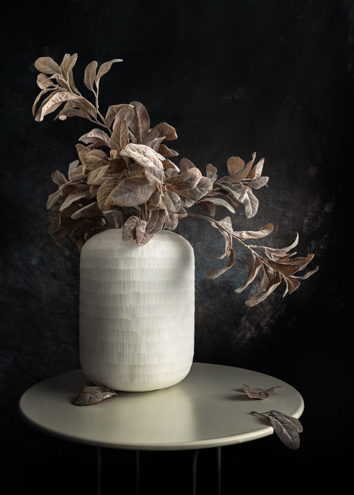 Madame Weiße Vase von Vadim Kulinsky