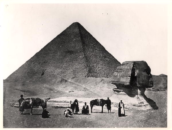 The Sphinx and the Great Pyramid of Khufu at Giza , c.1860 (b/w photo)  von Wilhelm Hammerschmidt