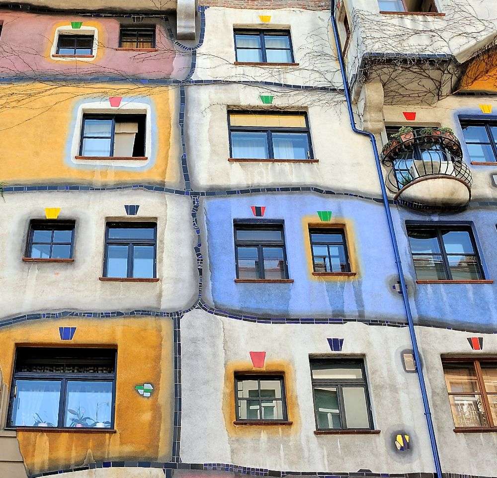 Fenster von Hundertwasser von Yair Tzur