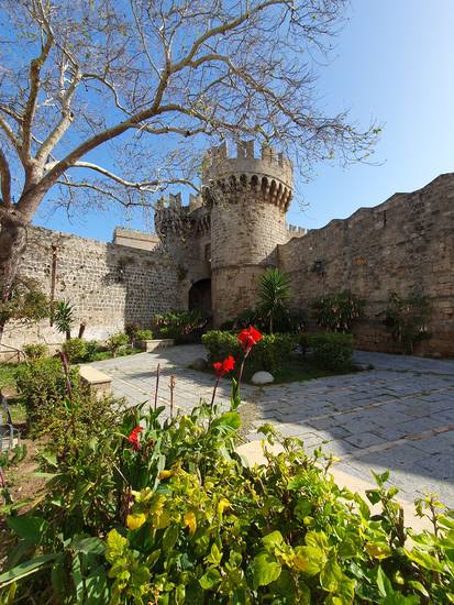 Stadtmauer von Rhodos-Altstadt 2024