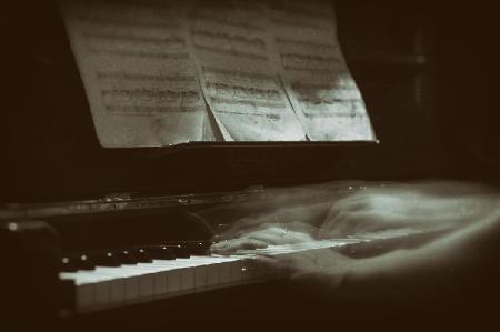 Spiel das Klavier